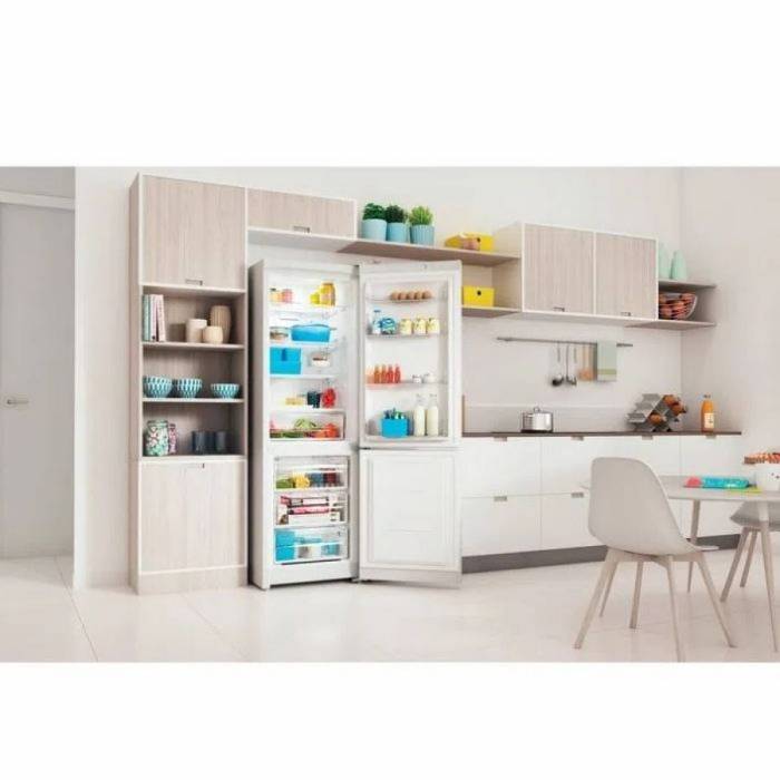 Холодильник Indesit ITR 5180 W