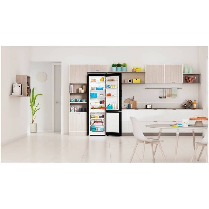 Холодильник Indesit ITR 5200 B