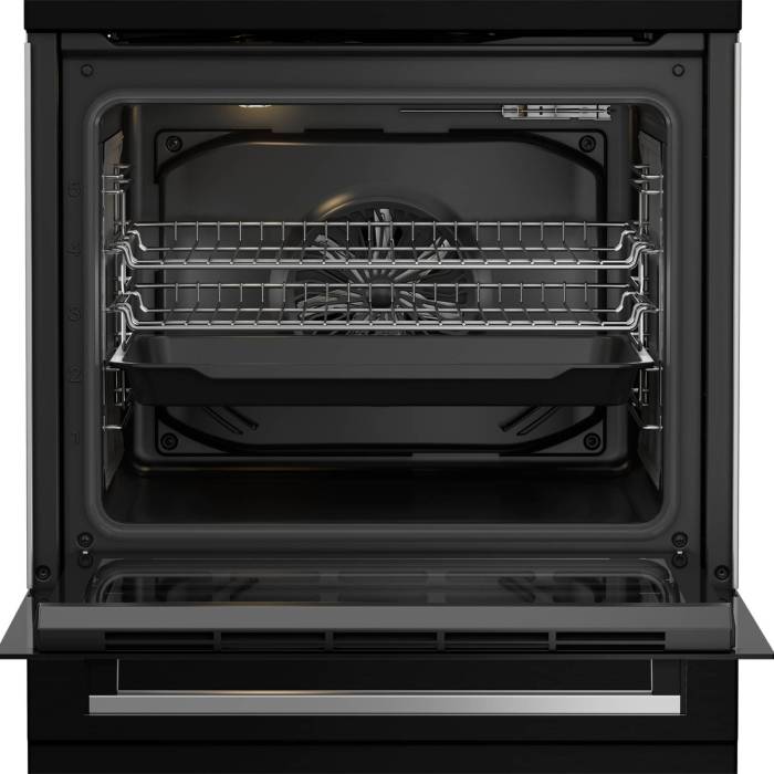 Beko FBE63331XCS — система паровой очистки SteamShine® и каталитические боковые стенки упрощают уход за духовкой
