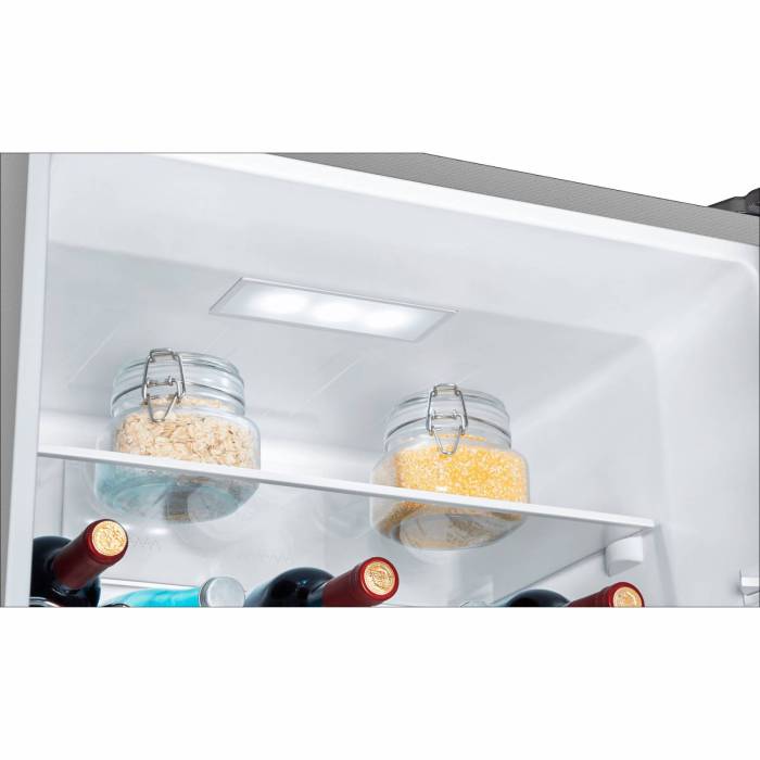 Hisense RB390N4AIE — общий объем 323 литра, из них 215 л — холодильник и 108 л — морозильник, удобно для семьи