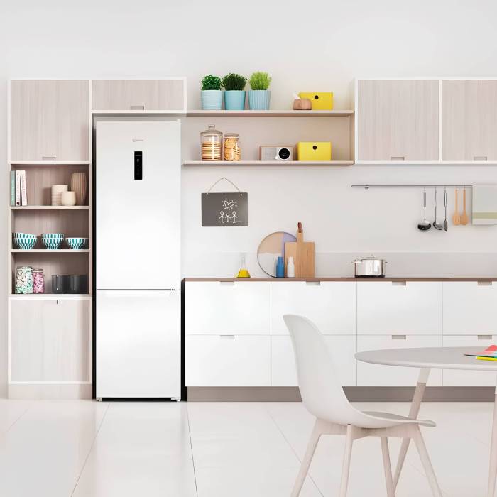 Indesit ITS 5200 W — 325 литров, технологии Push&Go и Total No Frost, купить в Бишкеке для дома