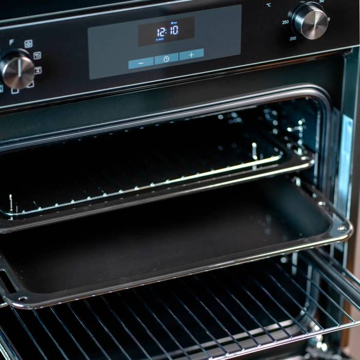 Midea MO72105GB — стильная чёрная модель с доводчиком двери, телескопами и LED-дисплеем с часами, купить онлайн