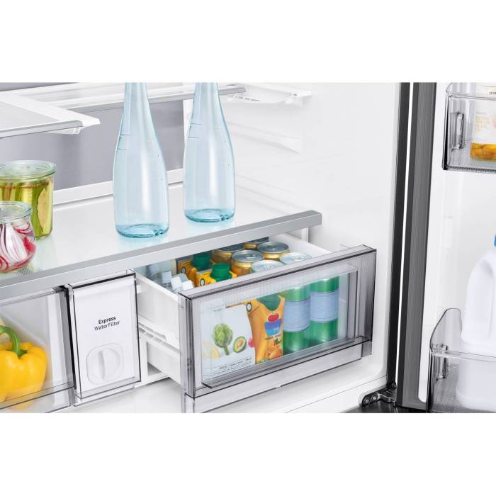 Samsung RM90F67C1WWT — многофункциональная зона Multi Pantry подходит для хранения деликатных продуктов