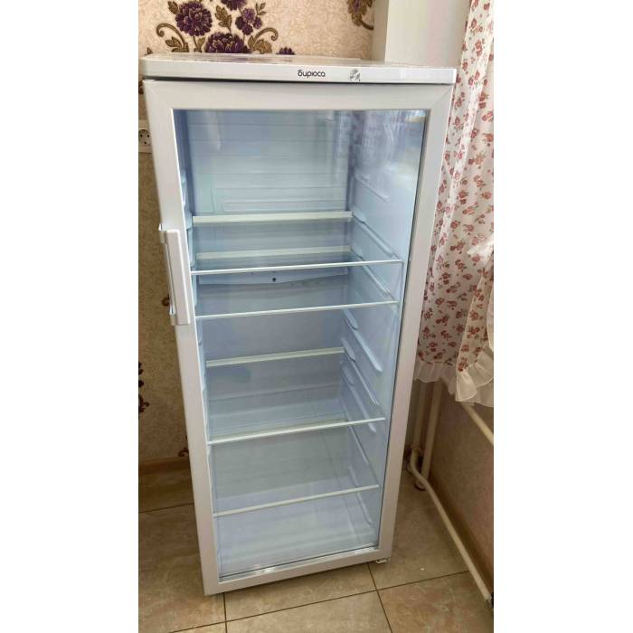 Холодильник витринный БИРЮСА 290 — стеклянная дверь с LED-подсветкой и 4 полки для удобного размещения товаров — Onbir.kg