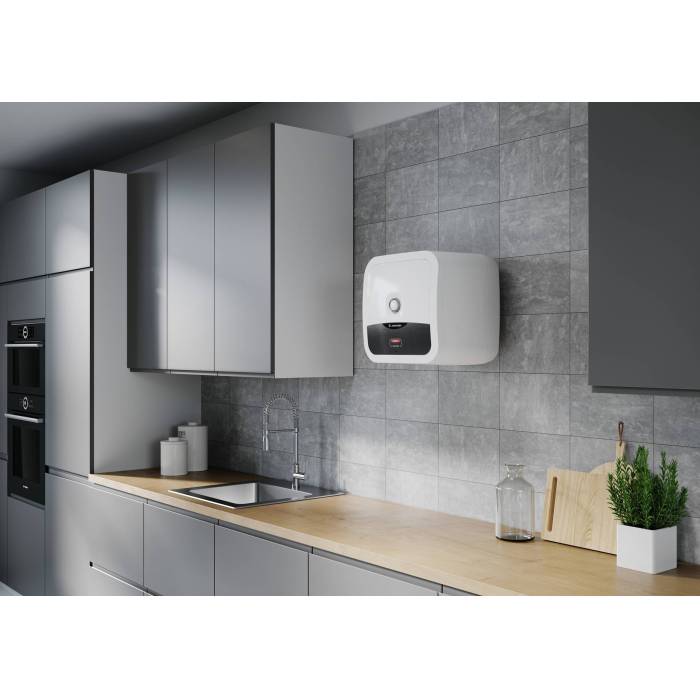 Ariston ABS ANDRIS2 R 30 O — квадратный корпус белого цвета — Onbir.kg.