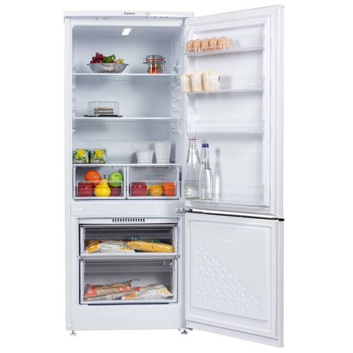 Бирюса 551 — холодильная камера с 3 полками из стекла и пластика, 2 ящика, капельная система оттаивания, температура хранения 0–8 °C.