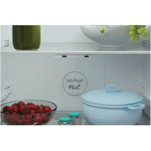 Candy CCRN6200S — мобильные балконы и полки, которые легко переставить для оптимального размещения продуктов.