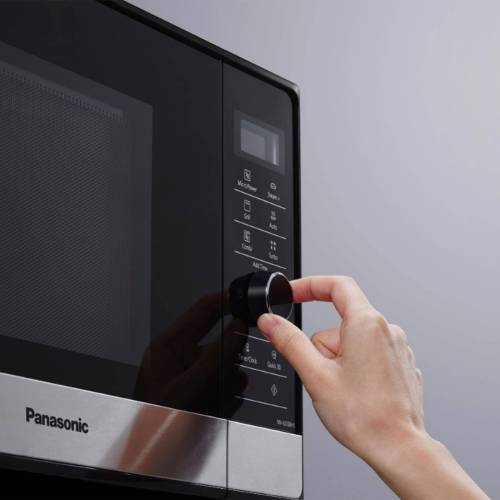 Panasonic NN-GD38HSZPE — открытие дверцы кнопкой, интуитивное управление, LED-дисплей. Удобна и проста в использовании