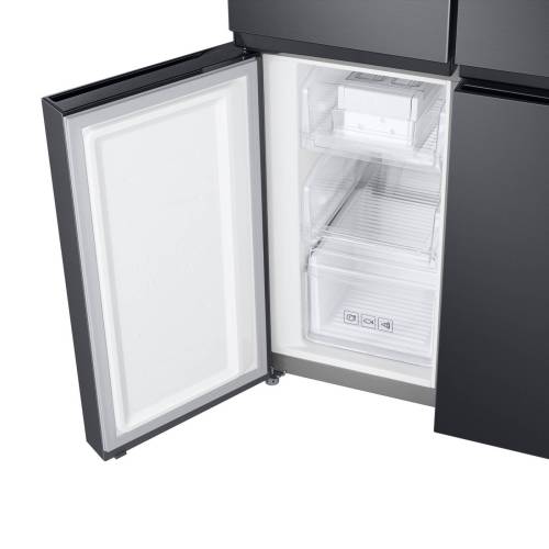 Samsung RF48A4000B4 — функции Power Cool и Power Freeze позволяют быстро охлаждать напитки и замораживать продукты