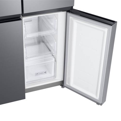 Samsung RF48A4000M9 — защита от наледи и звуковой сигнал открытой двери повышают комфорт и безопасность использования