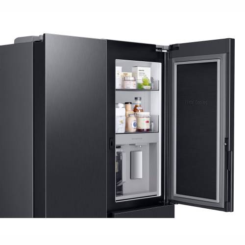 Side-by-Side холодильник SAMSUNG RH69DG805EB1 — утопленные дверные ручки и плоская дверца в элегантном черном DOI цвете