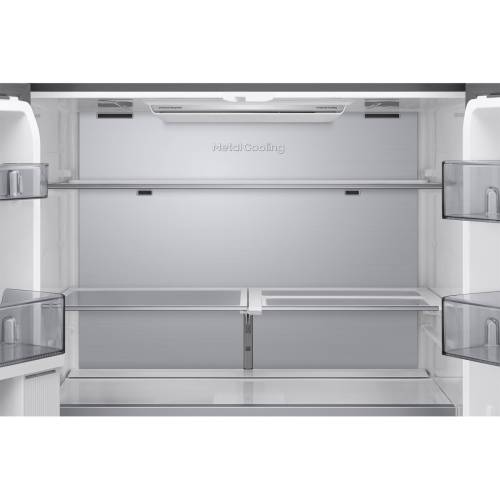 Samsung RM90F67C1WWT — холодильное отделение: 4 полки, складывающаяся полка, 6 дверных карманов и 2 большие овощные ящики