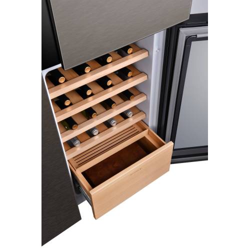 Бирюса TD 530 SG — LED-подсветка в обоих отделениях, 3 выдвижных ящика, 3 полки и 2 дверные корзины в морозильнике.